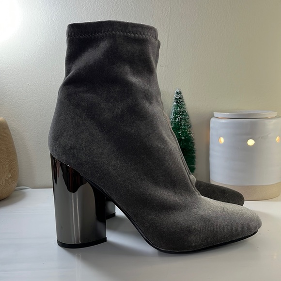 Aldo Cassydie Velvet Mirrored Heel Ankle Bootie - Picture 4 of 9